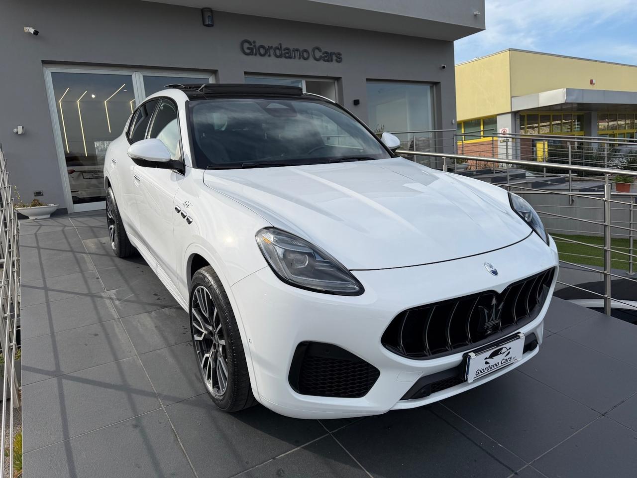 Maserati Grecale MHEV 300 CV AWD GT tetto apribile