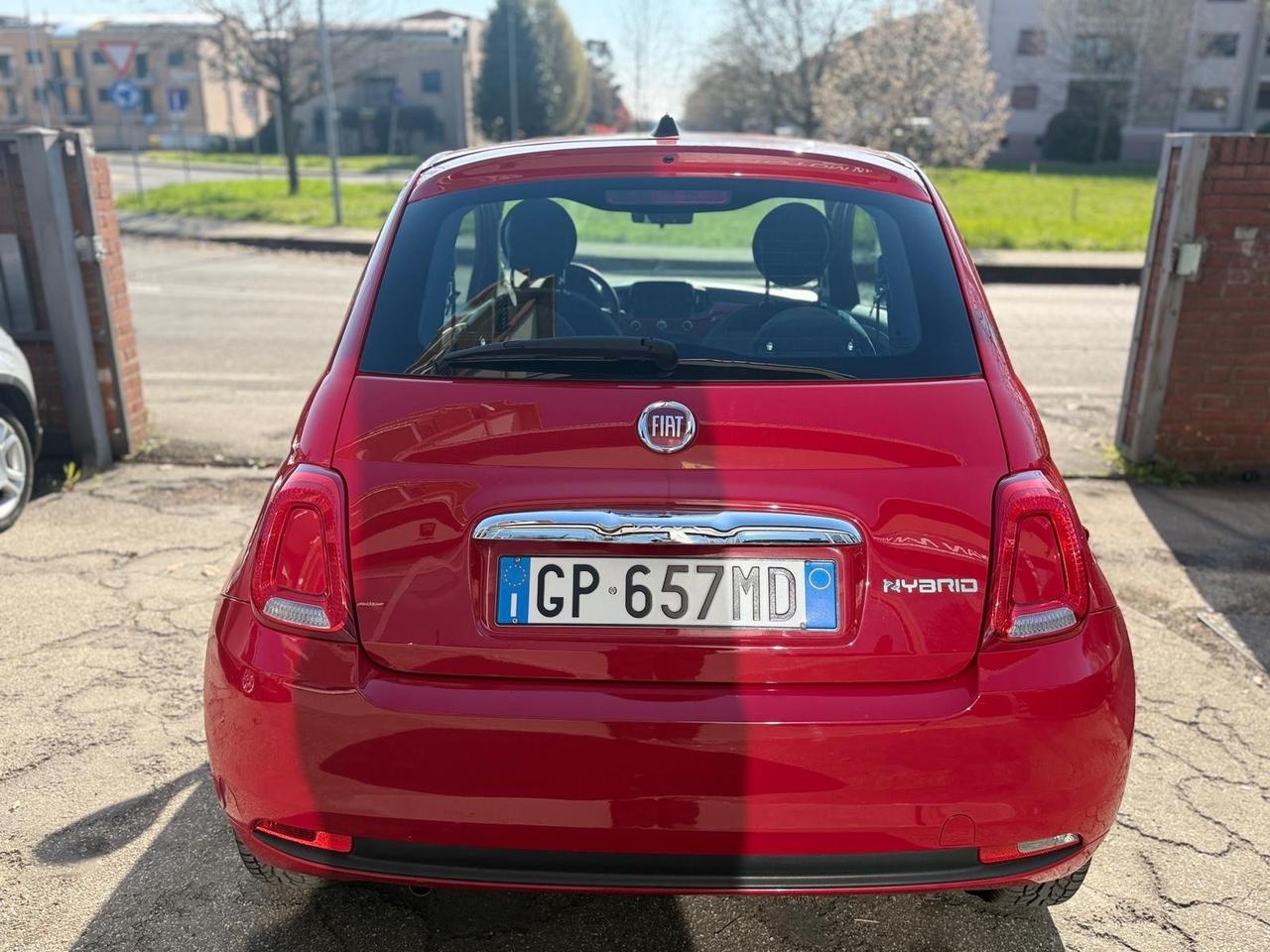 Fiat 500 1.0 Hybrid Red