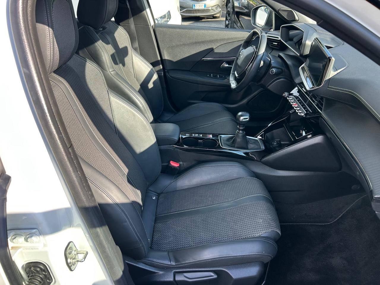 Peugeot 2008 PureTech 130 S&S GT