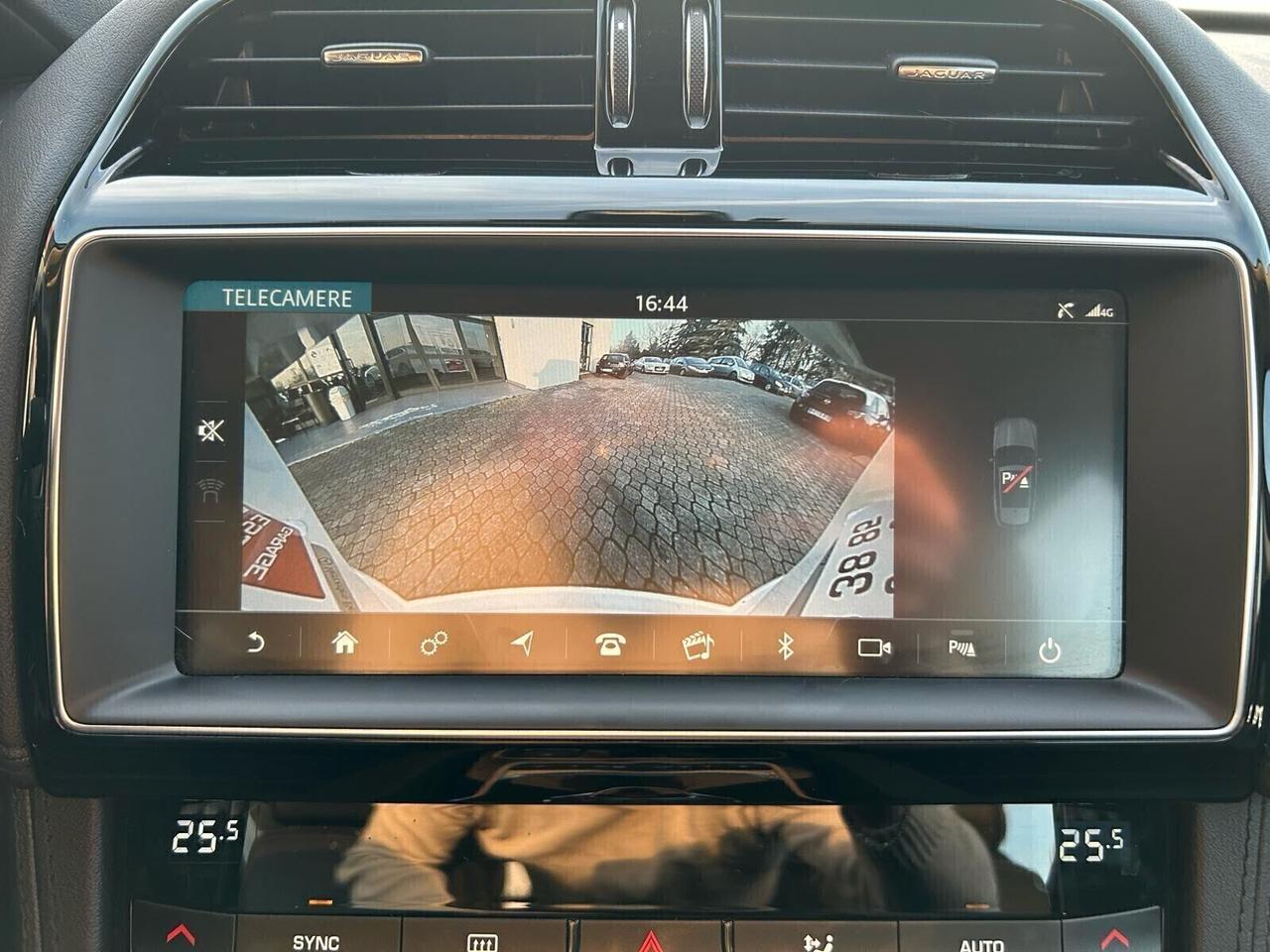 Jaguar F-Pace 2.0 D 180 CV AWD aut. Prestige