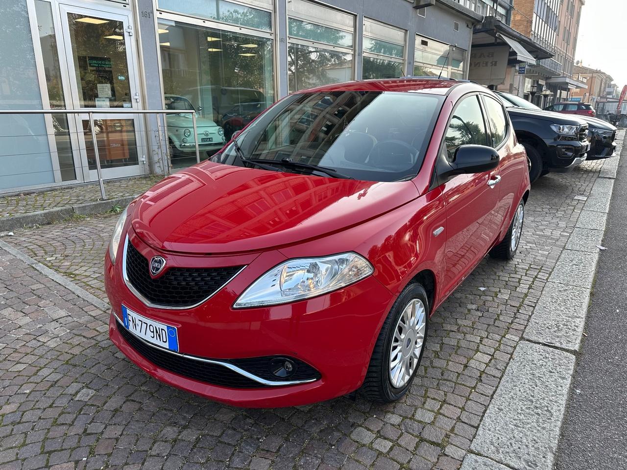 Lancia Ypsilon 1.2 69 CV 5 porte Platinum
