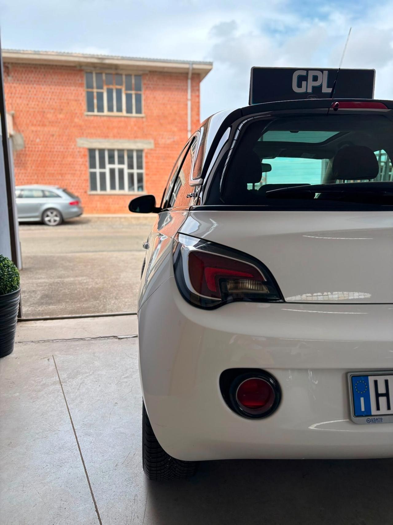 Opel Adam 1.4 87 CV GPL Tech