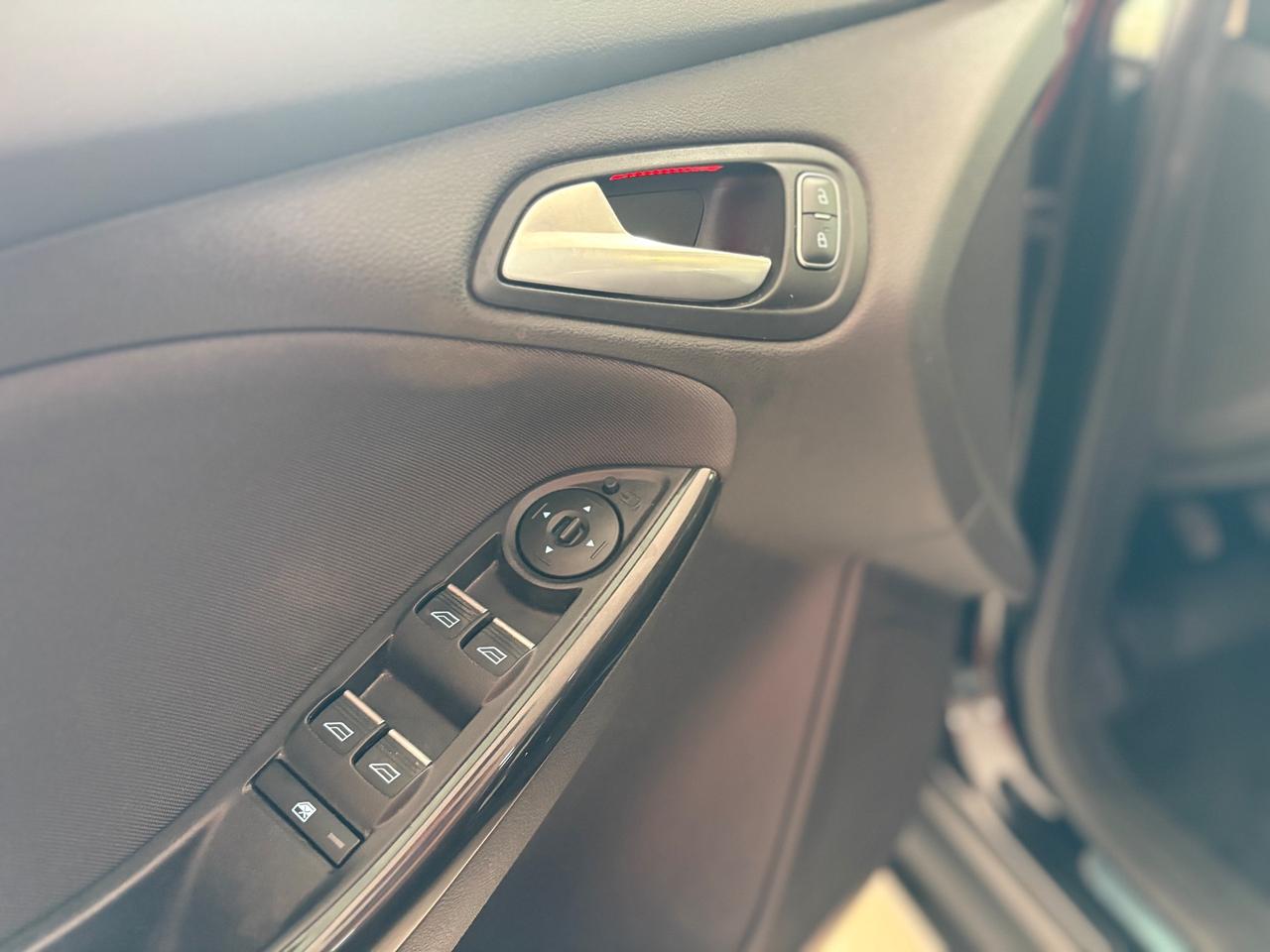 Ford Focus 1.5 TDCi 120 CV Titanium permute finanziamenti