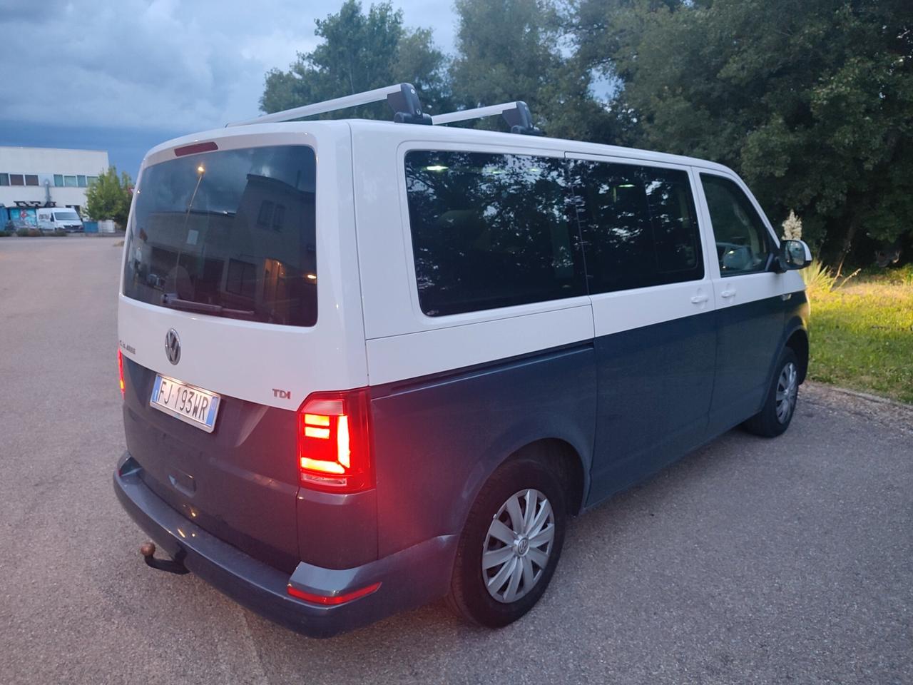 VOLKSWAGEN CARAVELLE 2017 DIESEL EURO6B 6POSTI GANCIO TRAINO