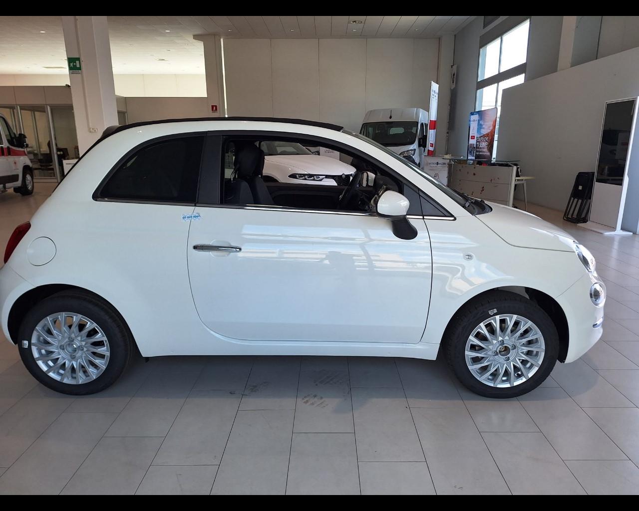 FIAT 500 (2015-->) - 500 C 1.0 Hybrid Dolcevita