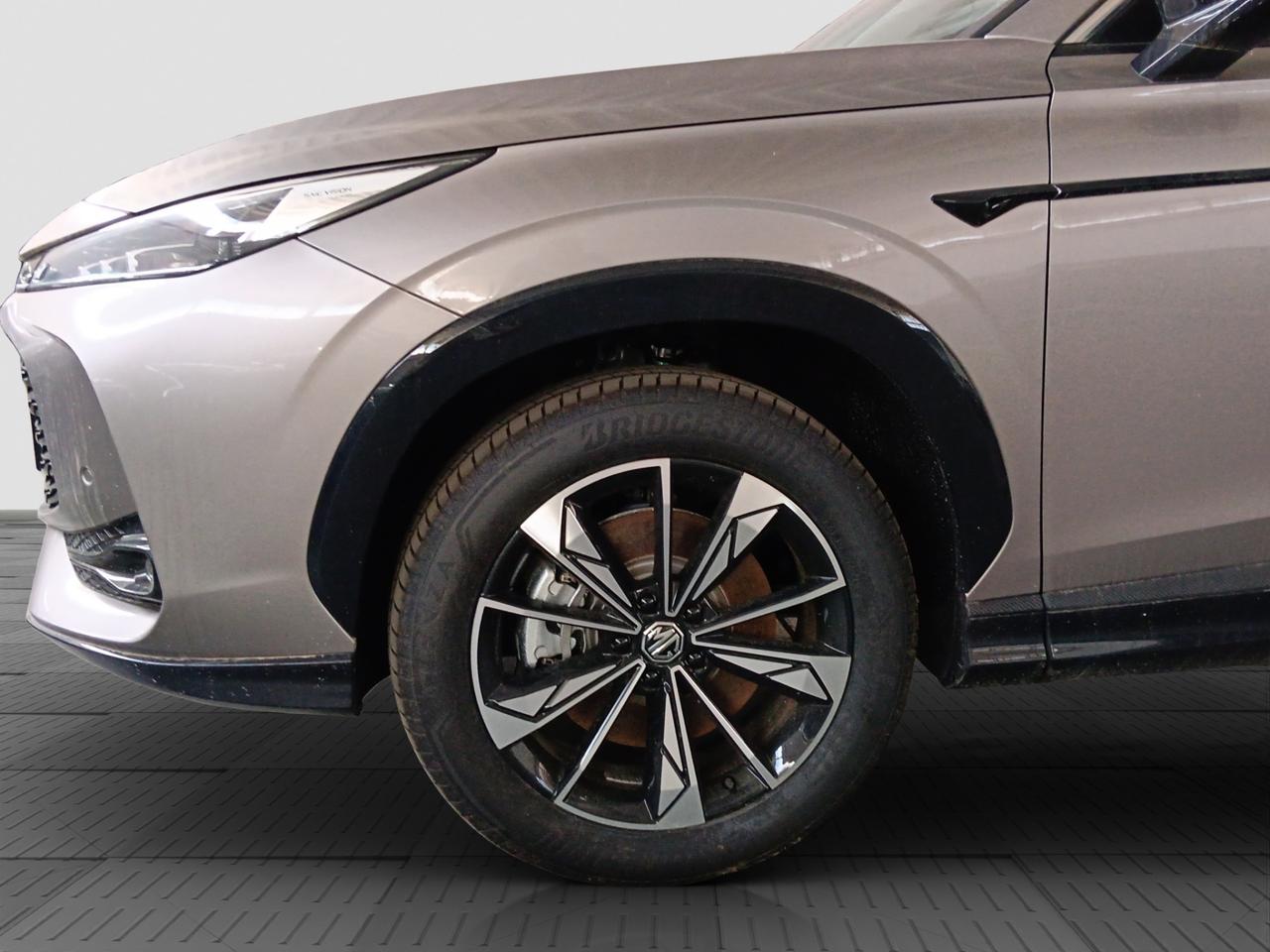 MG HS (2024-->) HS HEV Luxury
