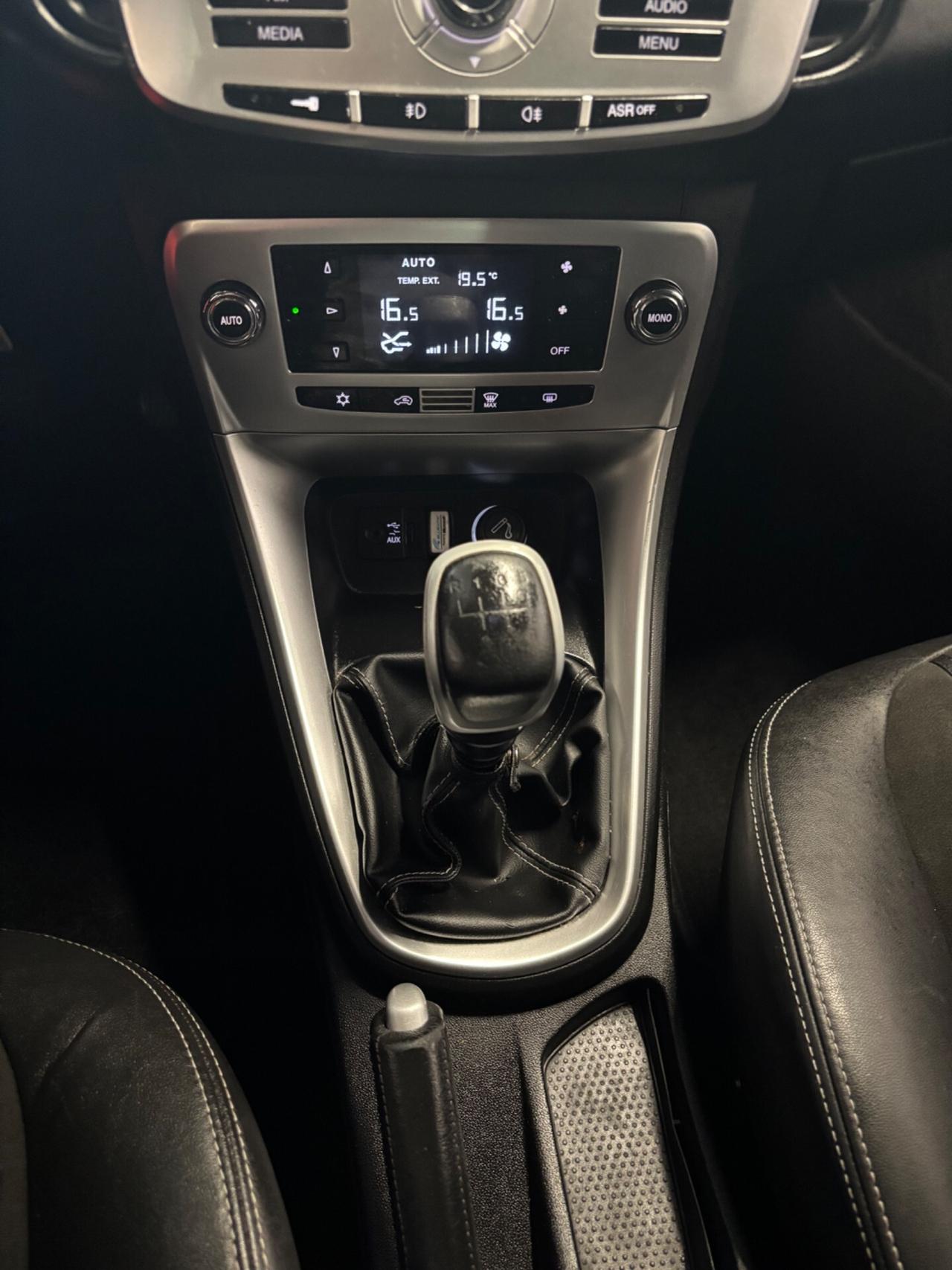 Lancia Delta 1.6 MJT Gold Edition