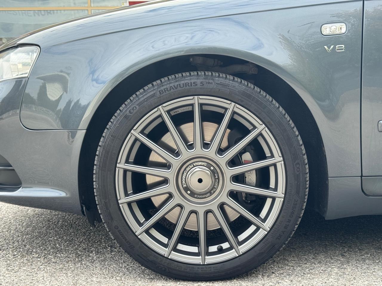 Audi A4 S4 4.2 V8 Avant quattro