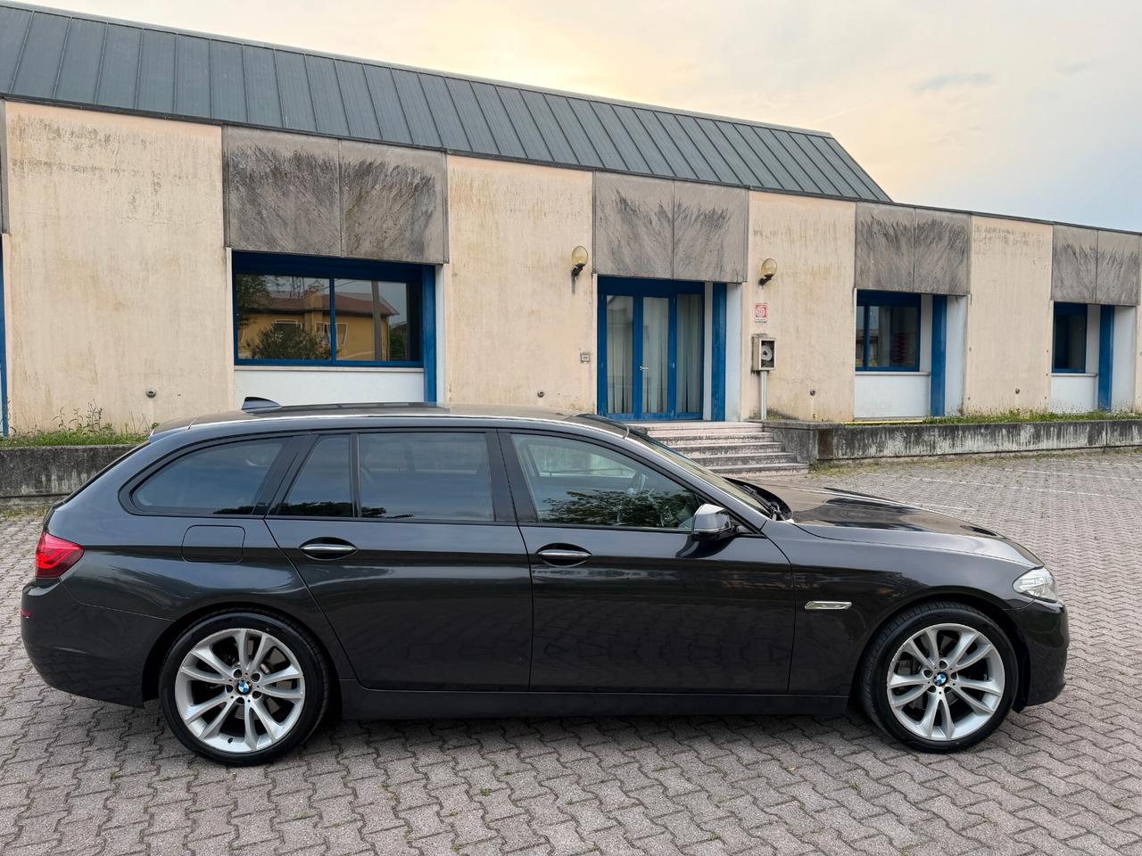 Bmw 530d xDrive Touring Luxury EURO6