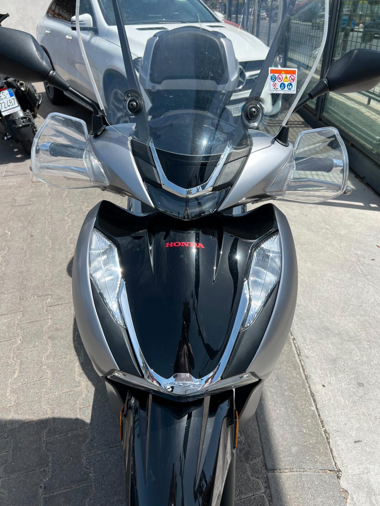 Honda SH 350 SPORT