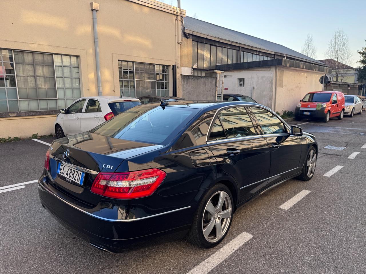 Mercedes-benz E 220 CDI BlueEFFICIENCY Avantgarde