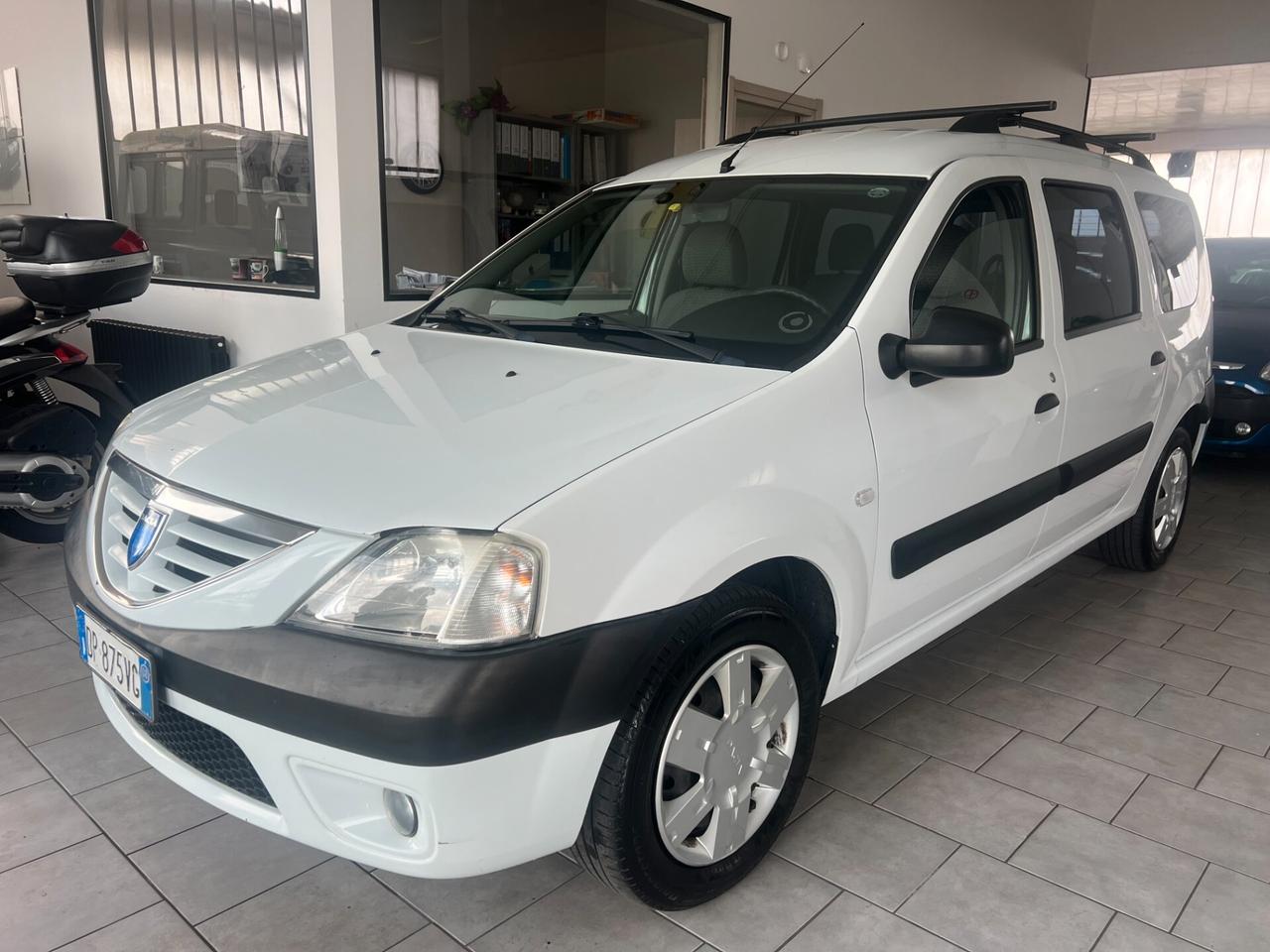 Dacia Logan MCV 1.6 16V 5 posti Lauréate