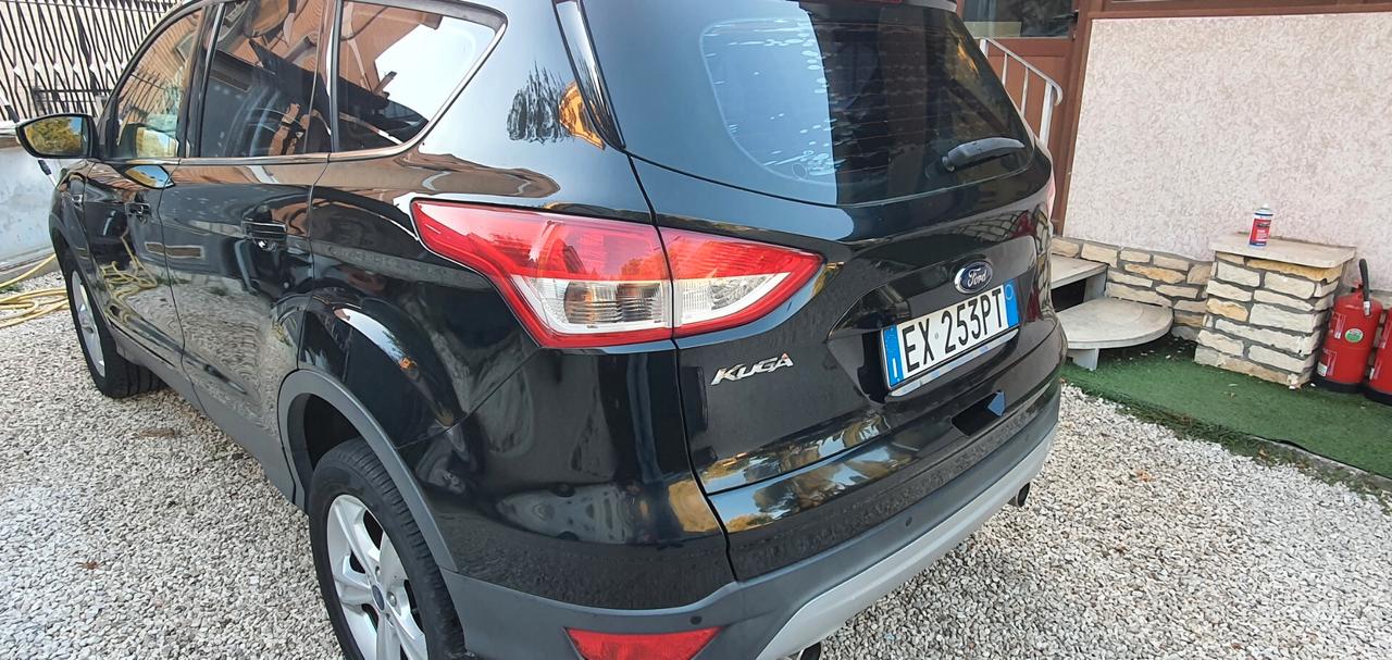 Ford Kuga 2.0 TDCI 150 CV S&S 4WD Titanium