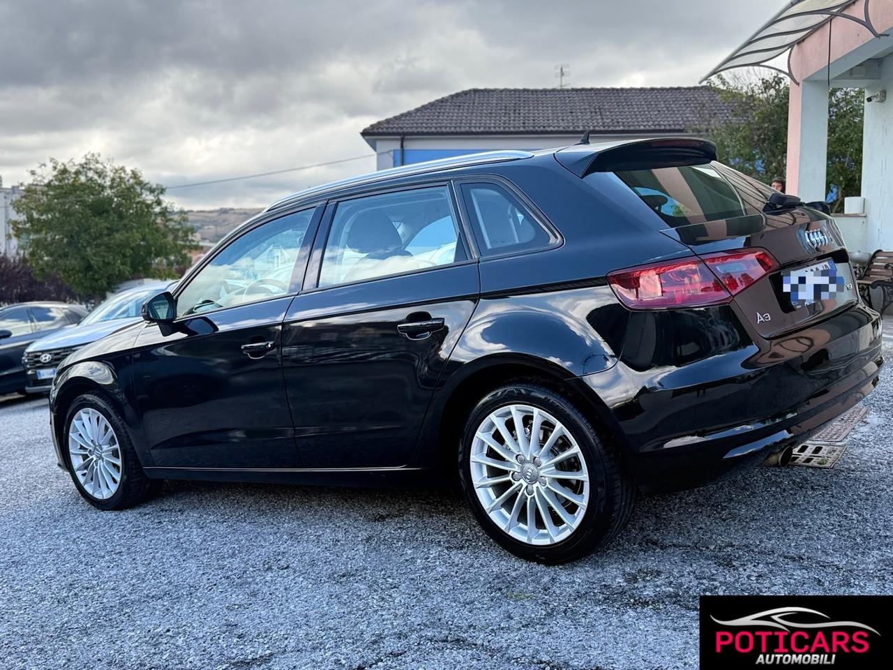 Audi A3 1.6 TDI 105 CV AUTOMATICA