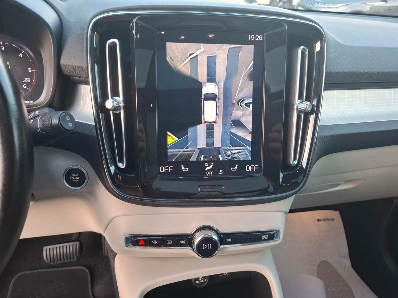 VOLVO XC40 2.0 D3 150 CV MOMENTUN GEARTRONIC
