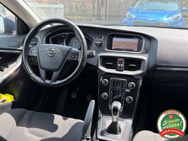 VOLVO V40 Momentum D2