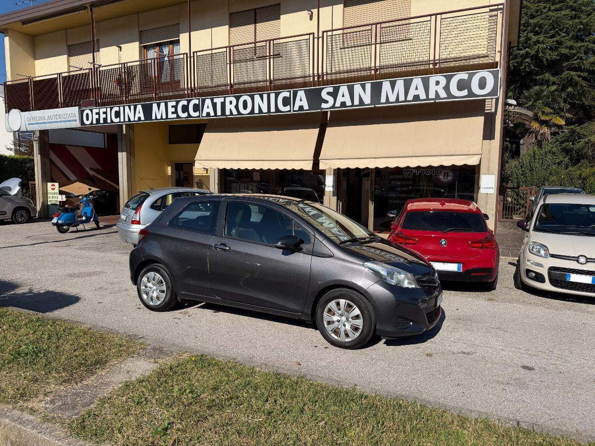 TOYOTA - Yaris - 1.0 3 porte Active NEOPATENTATI