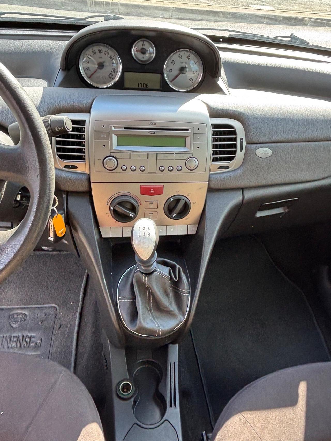 Lancia Ypsilon 1.2 Argento