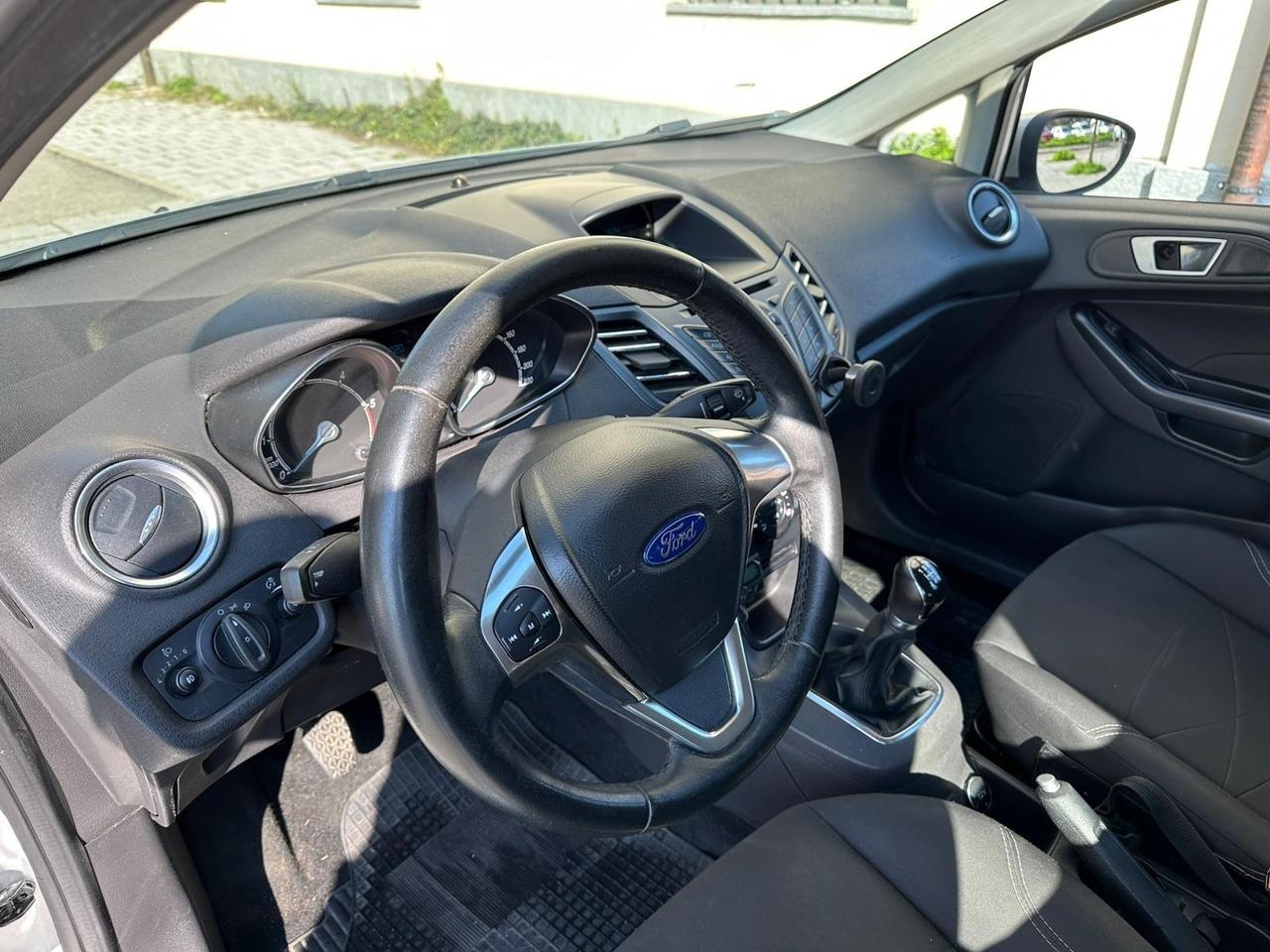 Ford Fiesta 1.5 TDCi 75CV 5 porte Black & White Edition