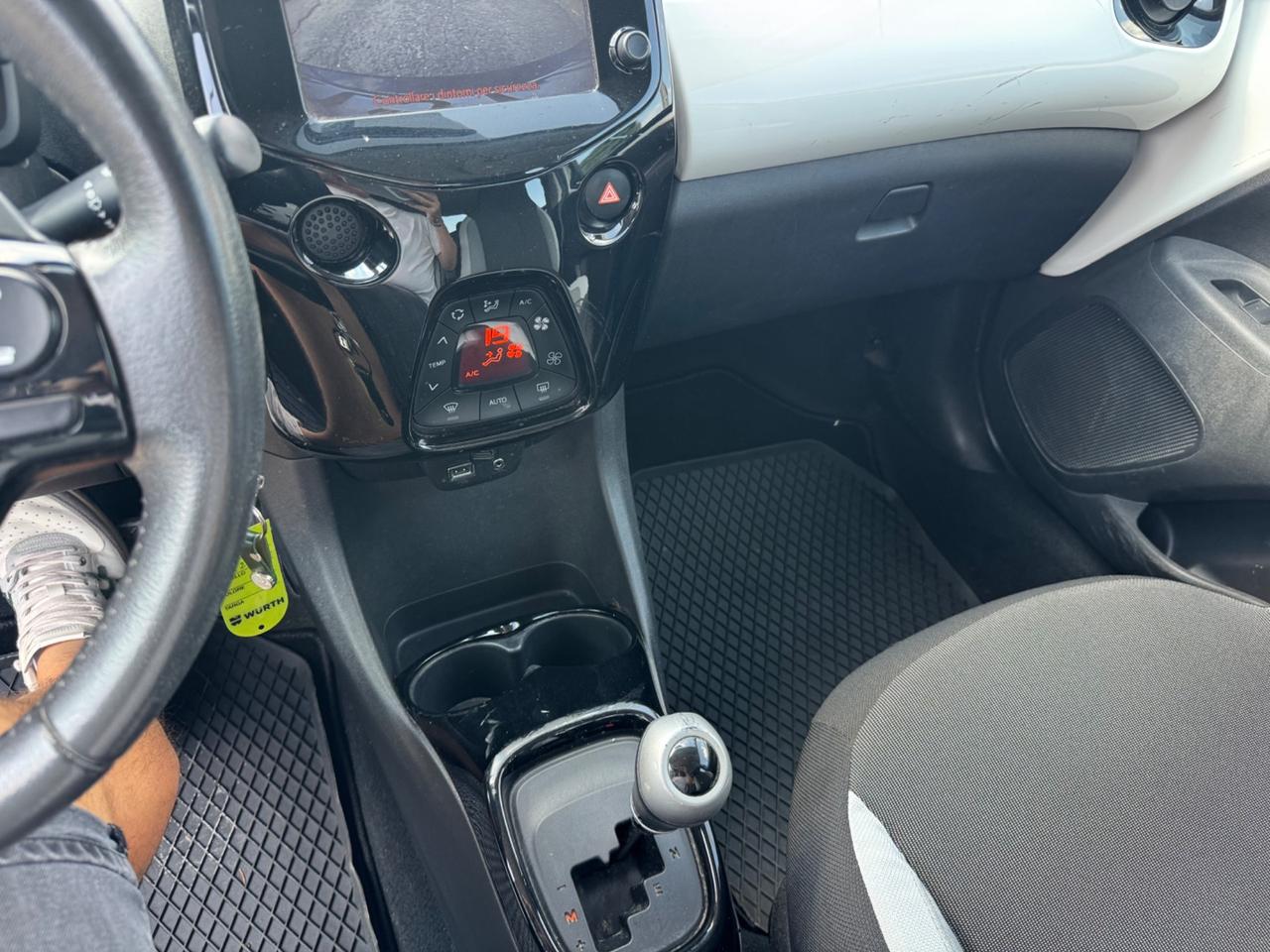 Toyota Aygo 1.0 VVT-i 69 CV 5 porte x-clusiv MMT