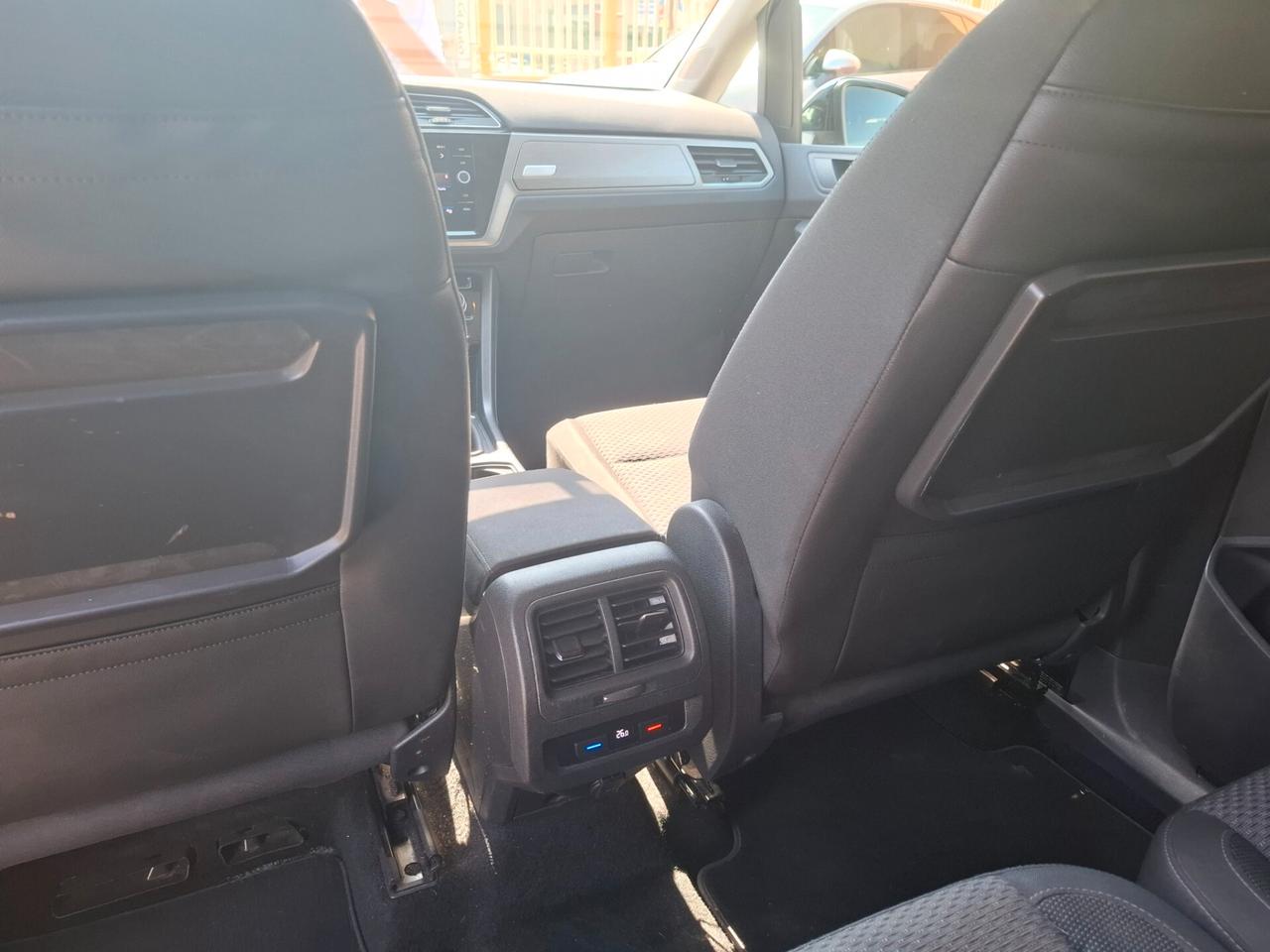 Volkswagen Touran 2.0 TDI 115 CV DSG 7 POSTI!