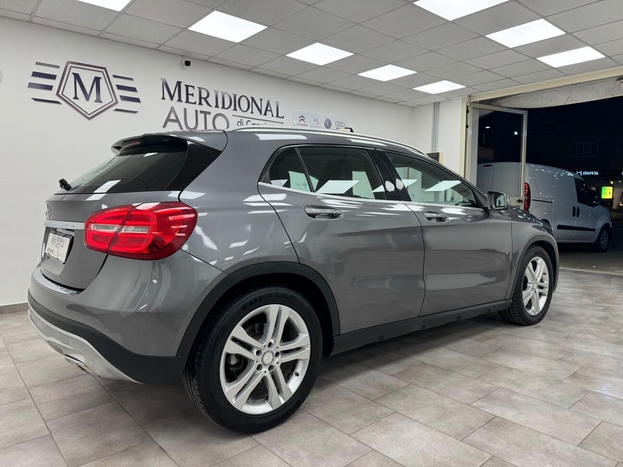 MERCEDES-BENZ GLA 200 D AUTOMATC PREMIUM