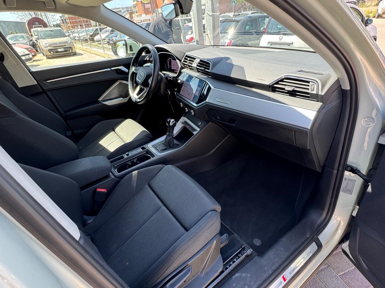 Audi Q3 35 TDI S tronic S line edition Prezzo Con Obbligo Finanziamento Senza il Prezzo sara' di euro 35500