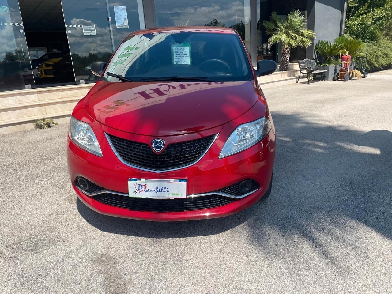 Lancia Ypsilon 1.2 5 porte Silver NEOPATENTATI