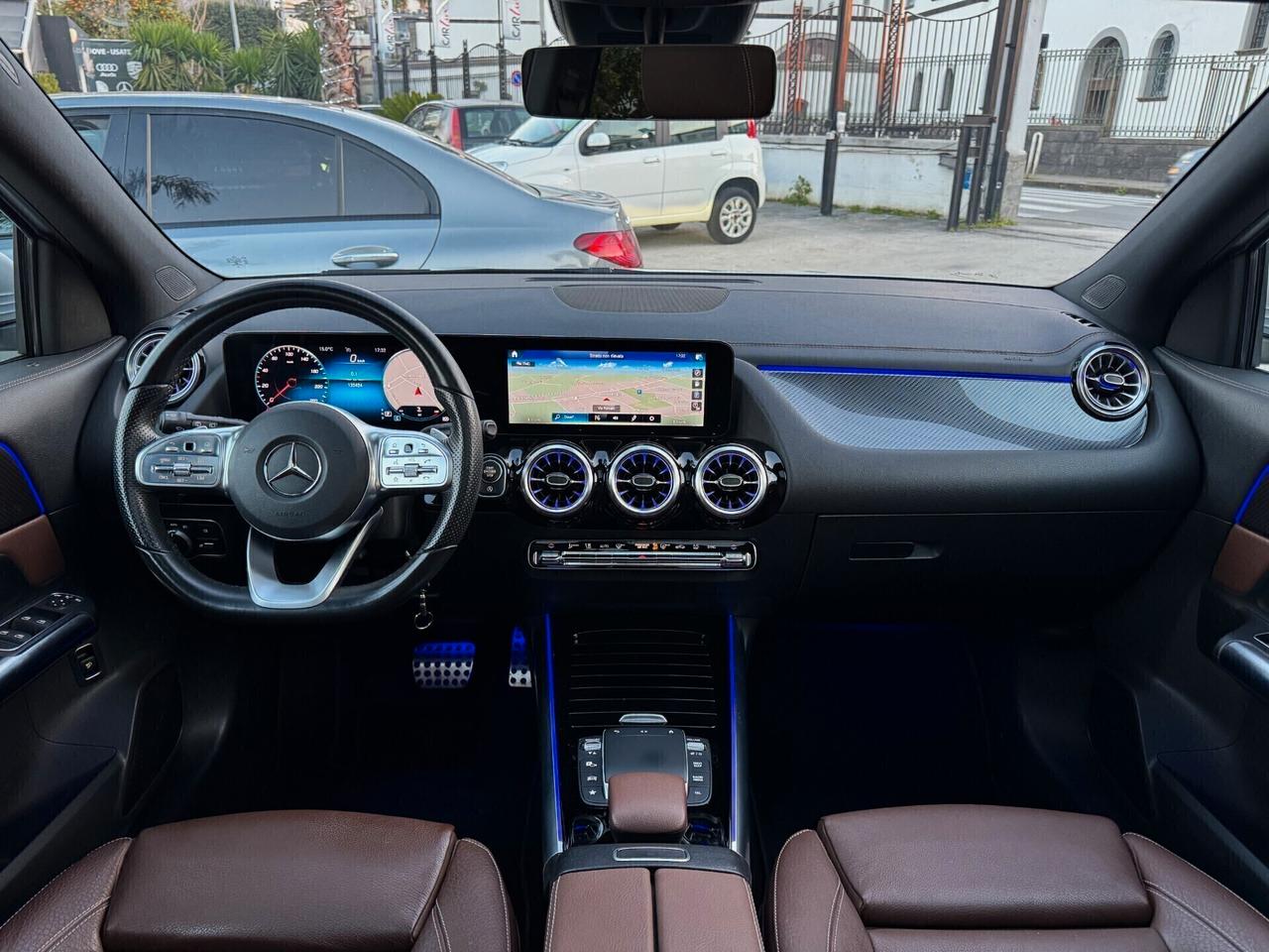 Mercedes-Benz GLA 200 d Premium Plus AMG TETTO