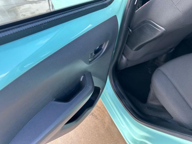 CITROEN C1 VTi 72 5 porte Shine