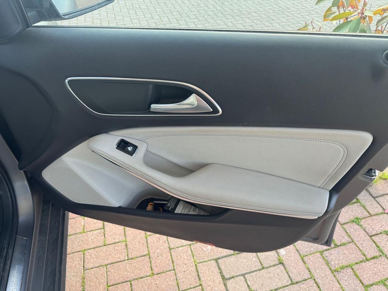 Mercedes-Benz GLA 200 Premium GLA 200 D TET #9904