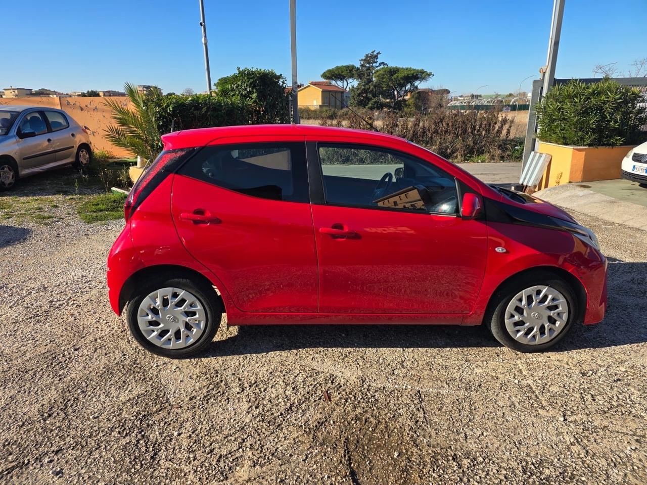 Toyota Aygo Connect 1.0 VVT-i 72 CV 5 porte x-clusiv