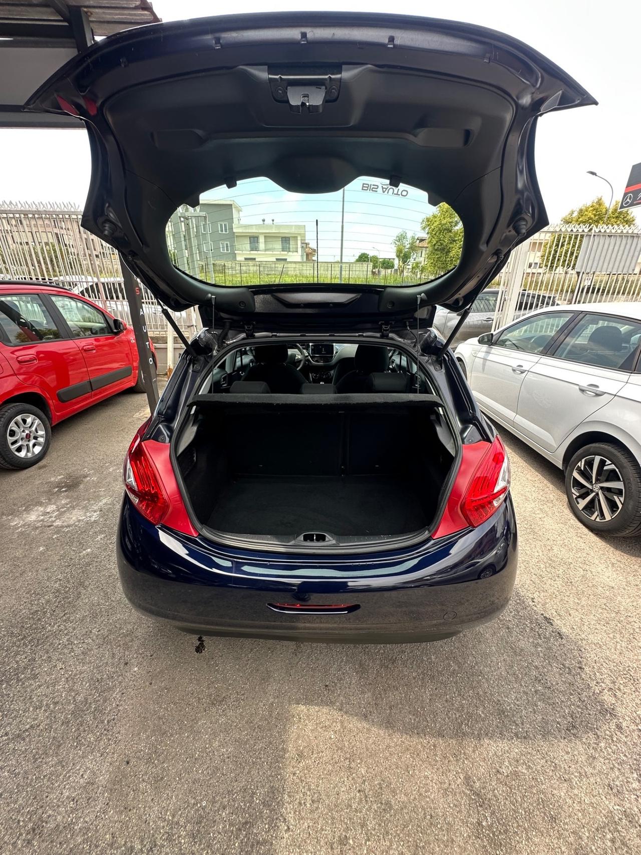 Peugeot 208 1.4 HDi 68 CV 5 porte Allure