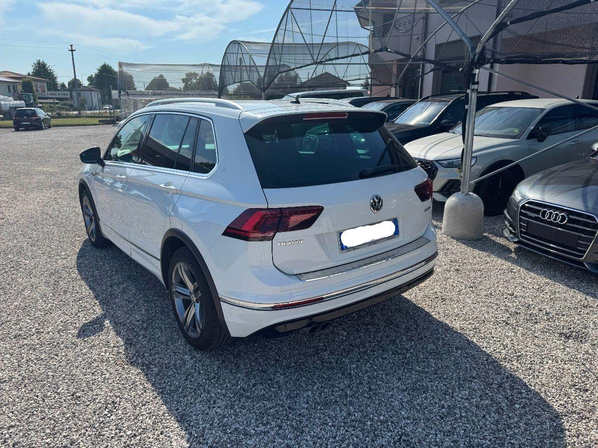 VOLKSWAGEN - Tiguan - 2.0 TDI DSG R-LINE