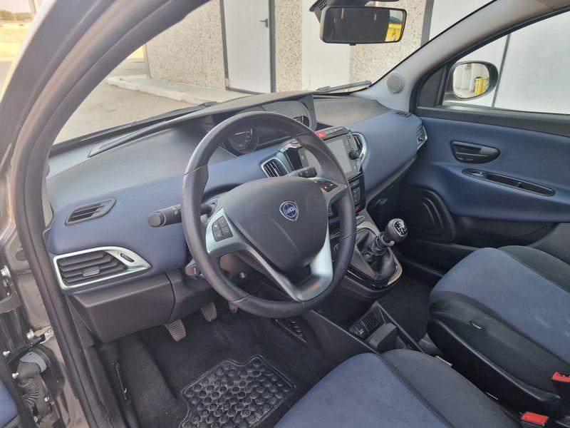 LANCIA Ypsilon 1.0 firefly hybrid Platino s&s 70cv