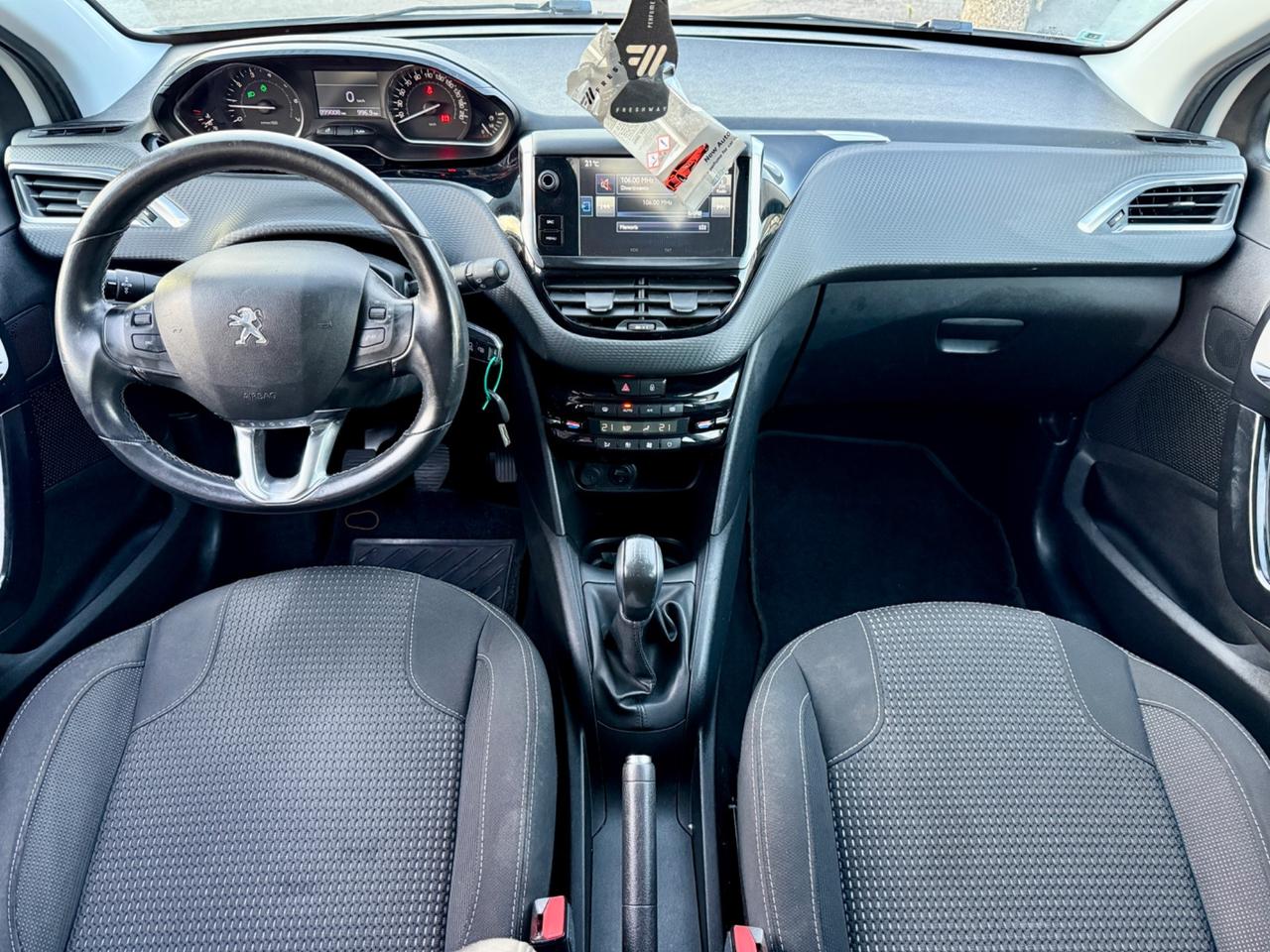 Peugeot 208 1.2i 82CV Allure 99.000Km NEOPATENTATI