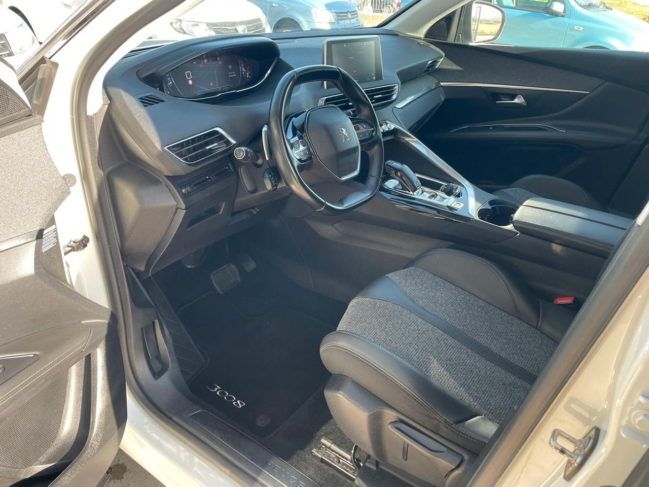 Peugeot 3008 BlueHDi 130 S&S EAT8 Allure