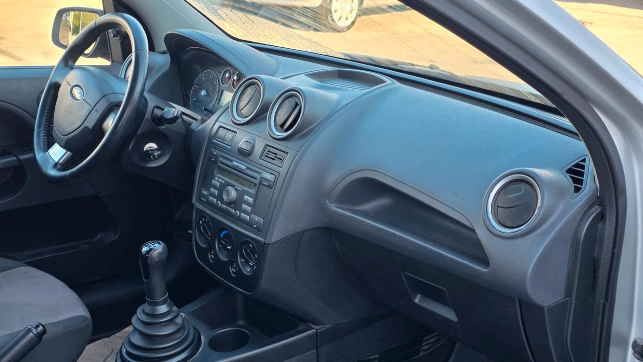 Ford Fiesta 1.4 TDCi 5p. Titanium