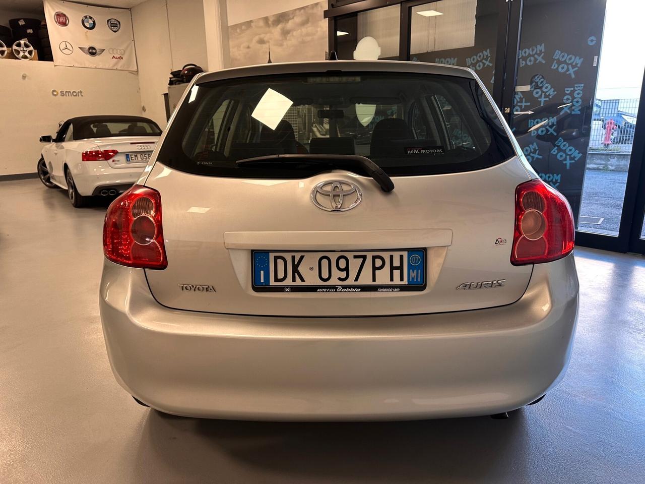 TOYOTA AURIS 1.6 BENZINA AUTOMATICA (64000KM)