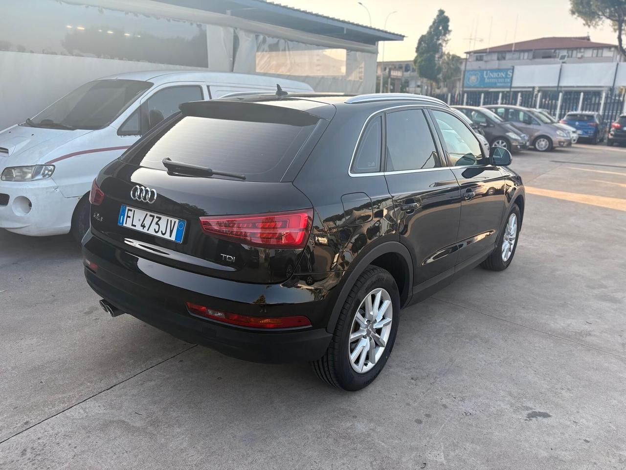Audi Q3 2.0 TDI 120 CV S tronic Business