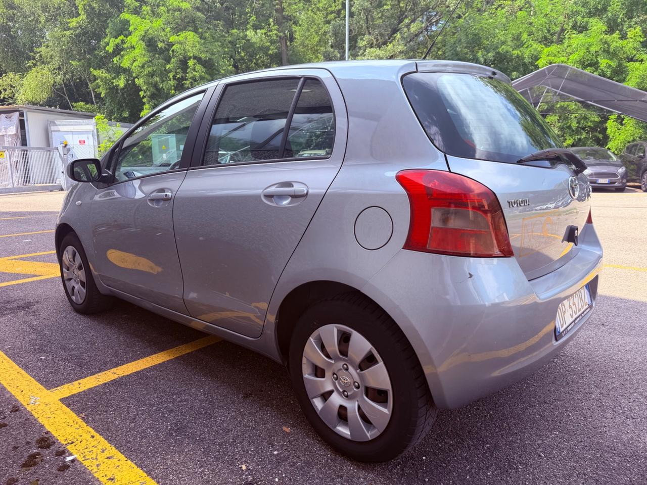 Toyota Yaris 1.0 5 porte Navi*Neopatentati*Solo 137000km*