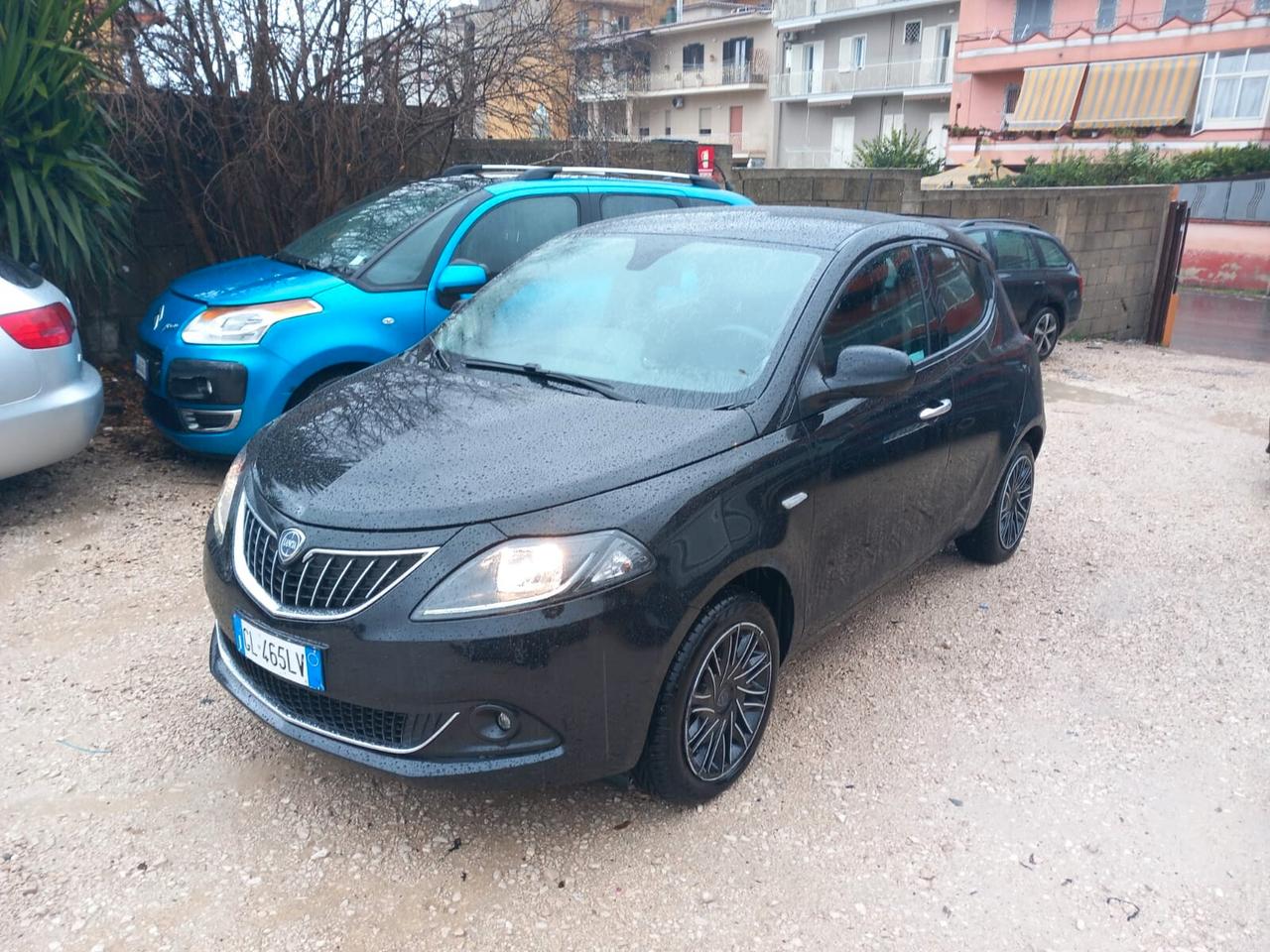 Lancia Ypsilon 1.0 benzina ibrida