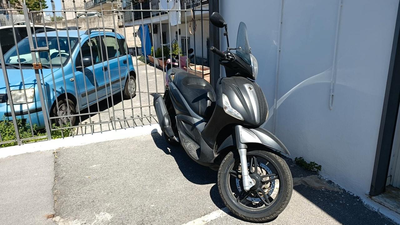 Piaggio Beverly 350