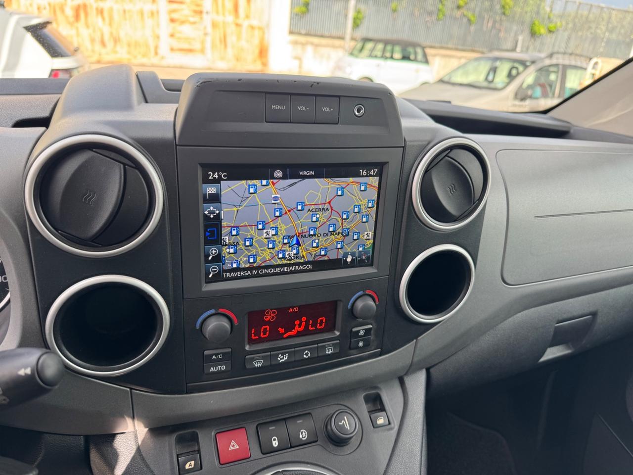 Peugeot Partner Tepee 1.6 BlueHDi 120 NAVI RETROCAMERA