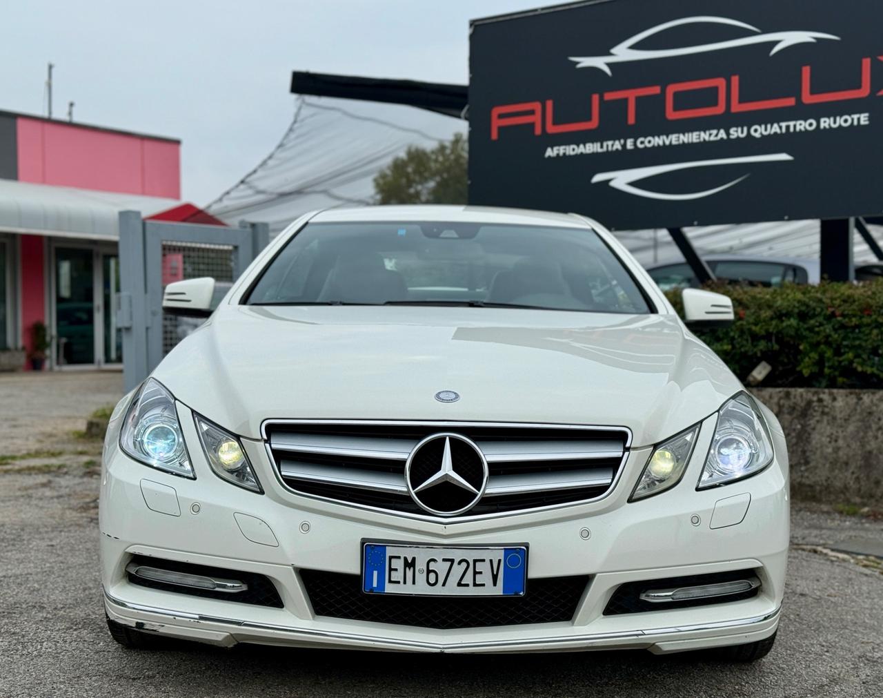 Mercedes-benz E 220 CDI Coupé BlueEFFICIENCY 2012