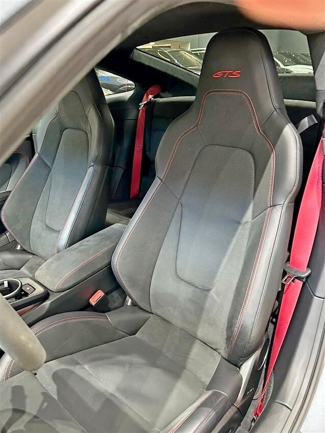 Porsche 911 Carrera GTS