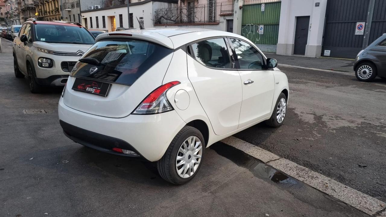 Lancia Ypsilon 1.2 69 CV 5 porte Platinum