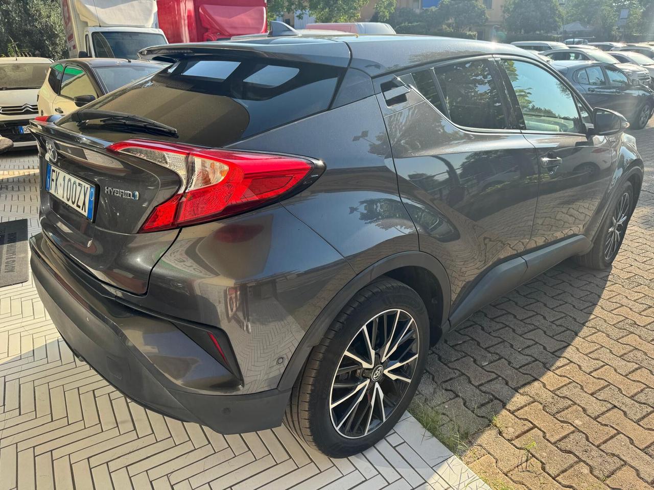 Toyota C-HR 1.8 Hybrid E-CVT Lounge