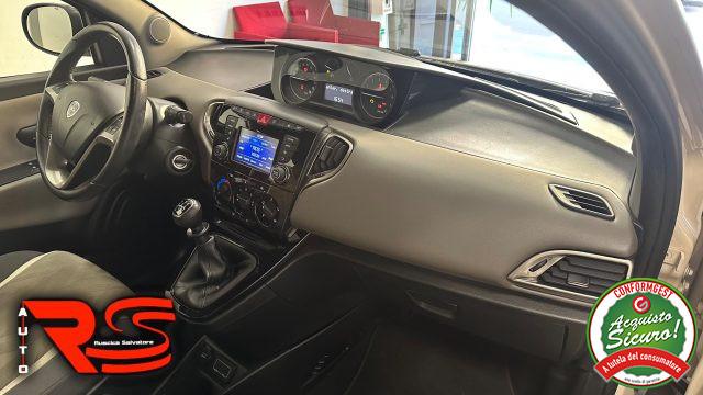 LANCIA Ypsilon 1.2 69 CV 5 porte Gold Adatta Neopatentati