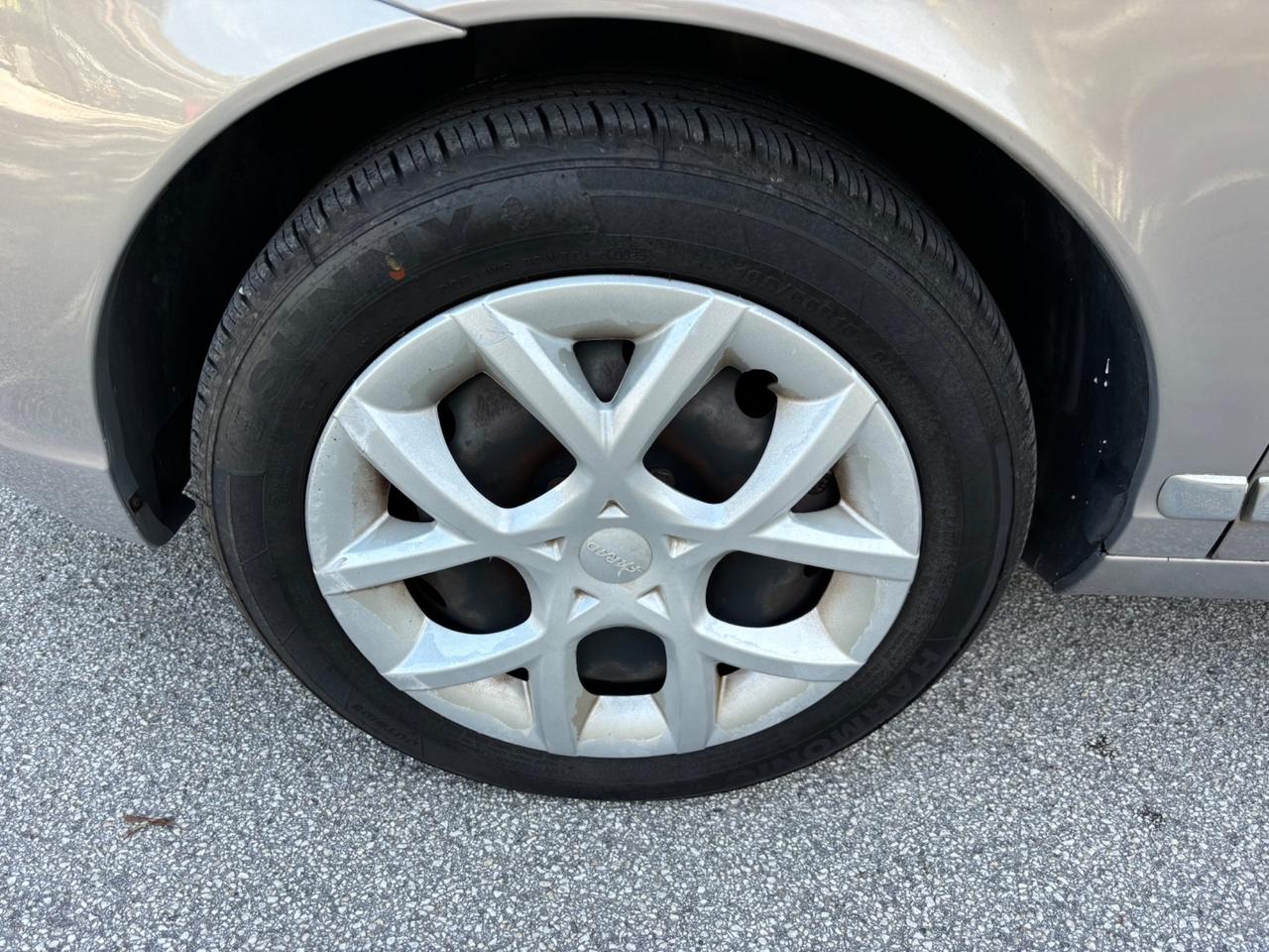 Lancia Ypsilon 1.4 16V Platino NEOPATENTATI